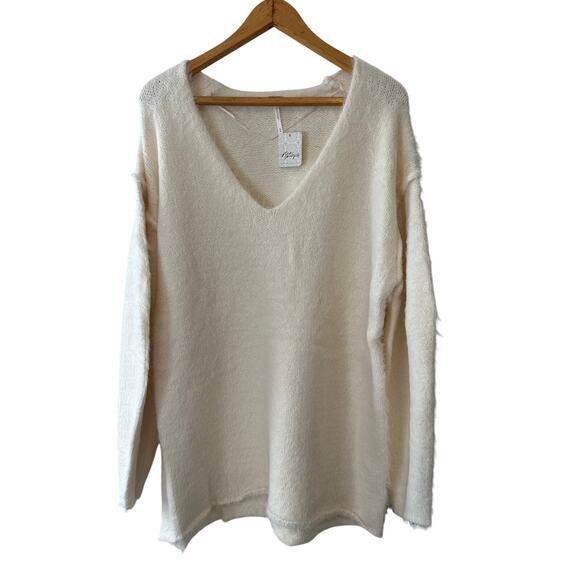 Free People NWT Ivory Sparrow Pullover Oversized Ivory Winter Sweater Size M - Picture 3 of 8
